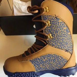 COPY - DC Women's SnowBoard Boots leopard last pair of size 9 online anywhere !…